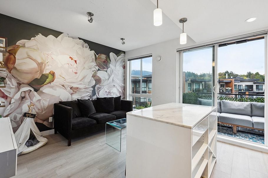 513 733 W 3rd Street North Vancouver, BC - 1