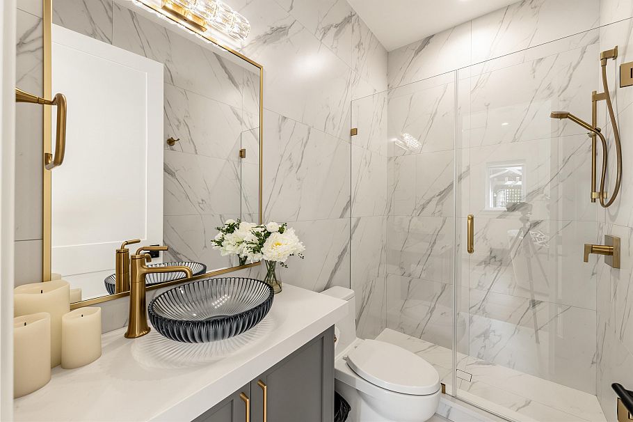 2755 W 38th Avenue Vancouver, BC - 17