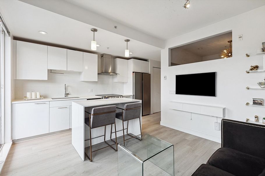 513 733 W 3rd Street North Vancouver, BC - 8