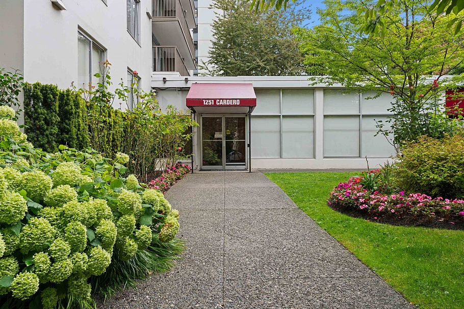 1504 1251 Cardero Street Vancouver, BC - 31
