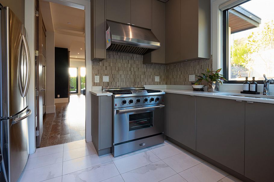 908 Beaconsfield Road North Vancouver, BC - 14