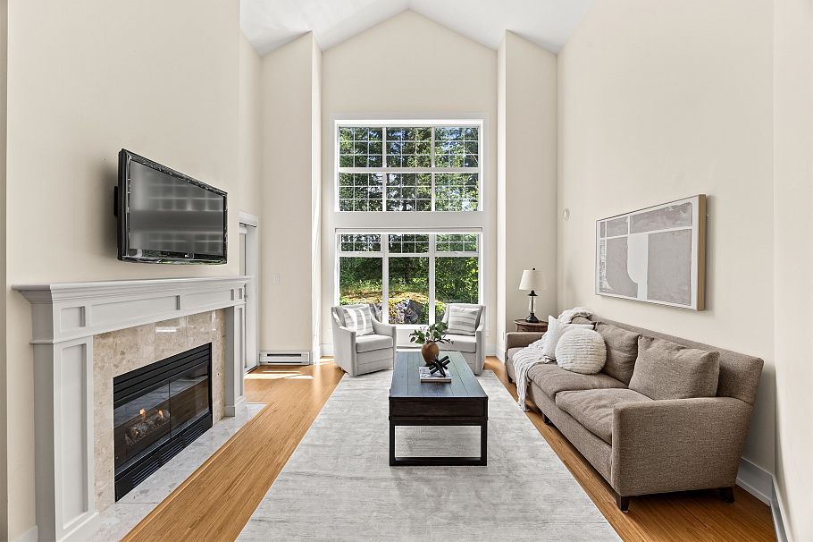 306 1140 Strathaven Drive North Vancouver, BC - 1