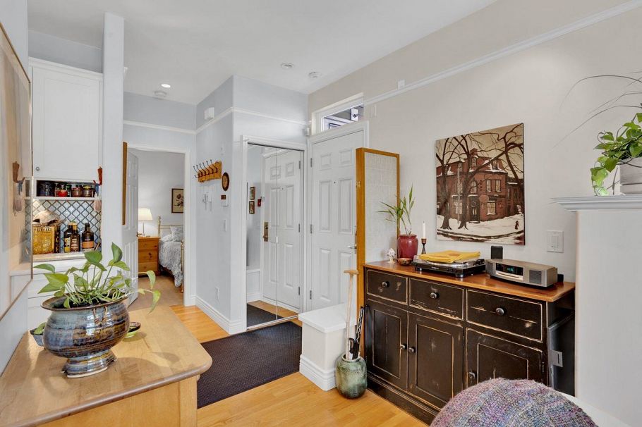 980 W 16th Avenue Vancouver, BC - 10