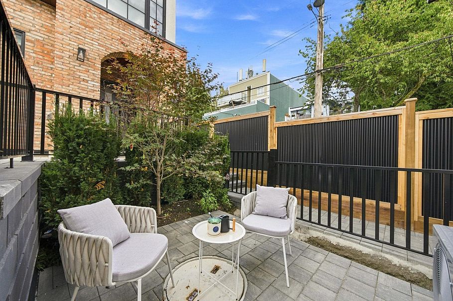 3 646 E 23rd Avenue Vancouver, BC - 23