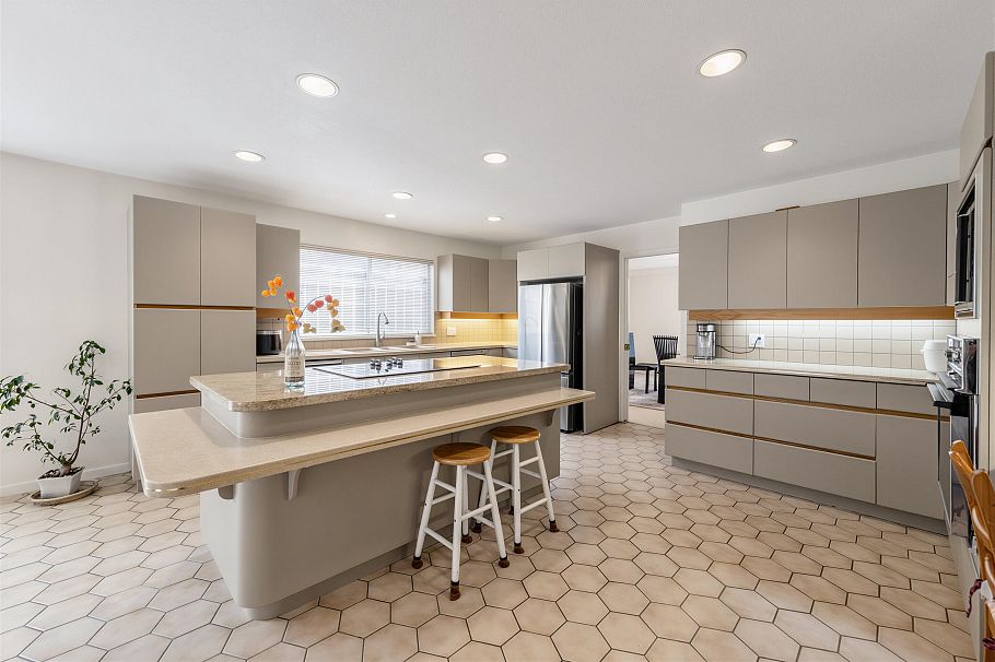 1363 W 48th Avenue Vancouver, BC - 8