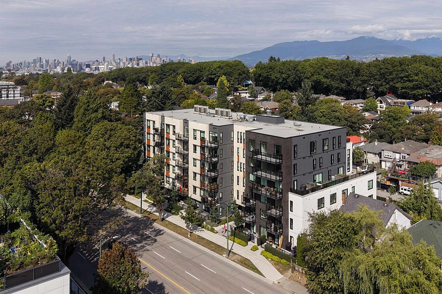 210 2235 E Broadway Vancouver, BC - 20