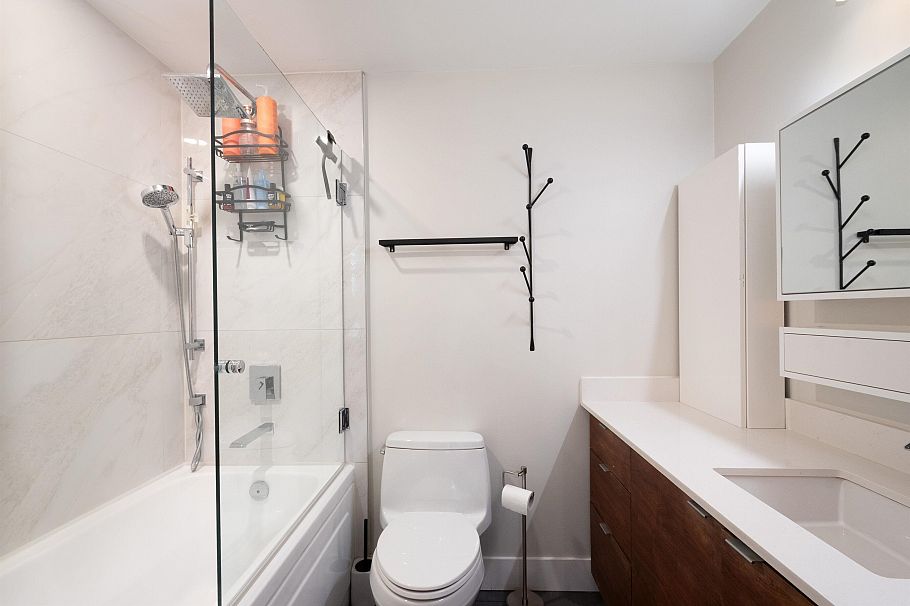 290 E 11th Avenue Vancouver, BC - 20