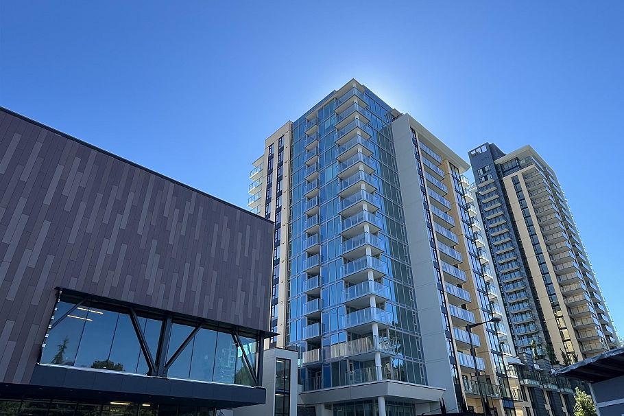 502 1471 Hunter Street North Vancouver, BC - 1