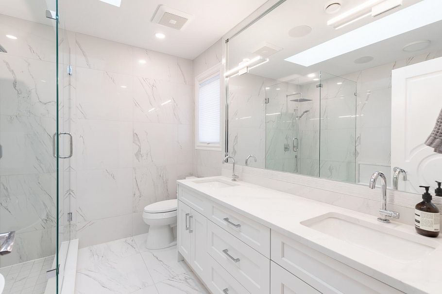 852 W 18th Avenue Vancouver, BC - 18