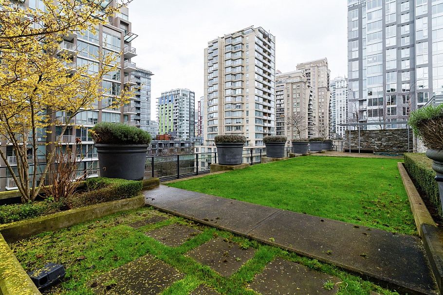 606 1088 Richards Street Vancouver, BC - 22