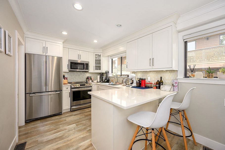 3201 Lonsdale Avenue North Vancouver, BC - 15