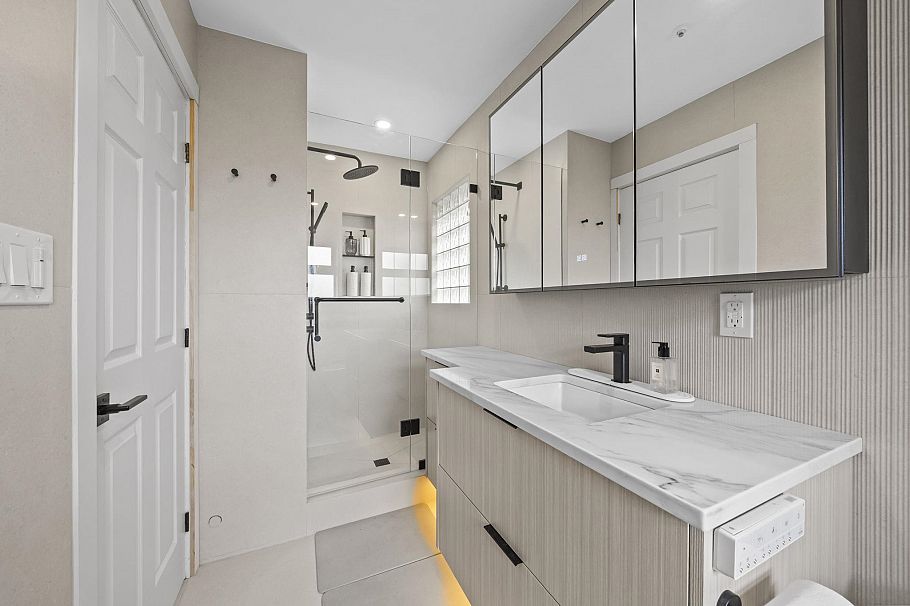 2408 SE Marine Drive Vancouver, BC - 30