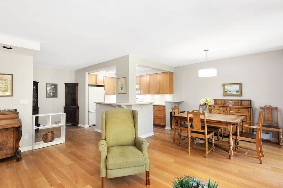 309 4101 Yew Street Vancouver, BC - 2