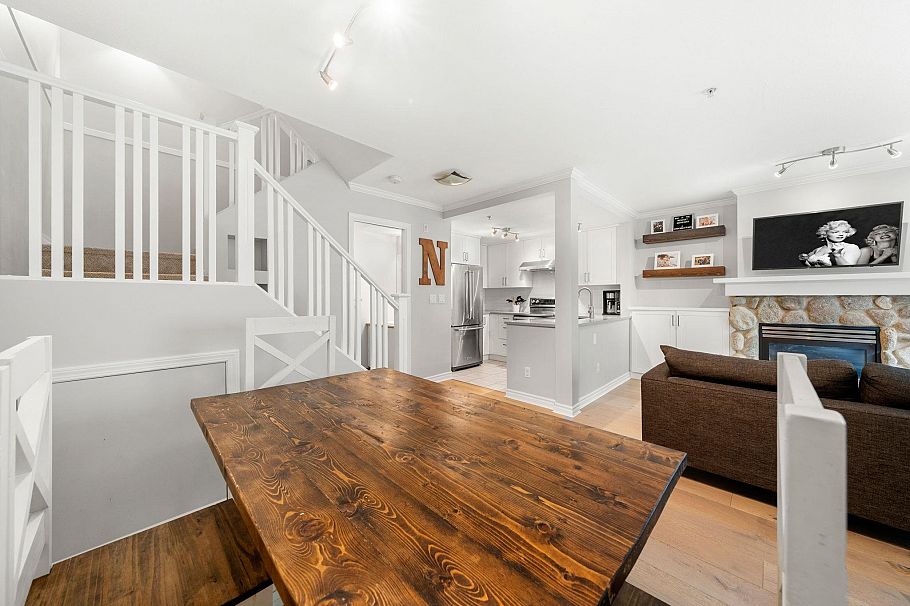 6 1073 Lynn Valley Road North Vancouver, BC - 14