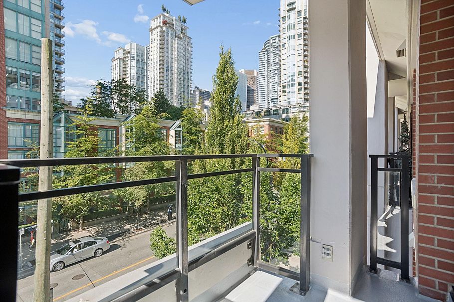 TH938 Homer Street Vancouver, BC - 18