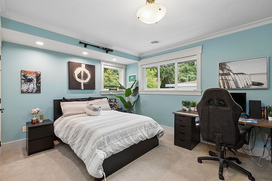 4176 Virginia Crescent North Vancouver, BC - 21