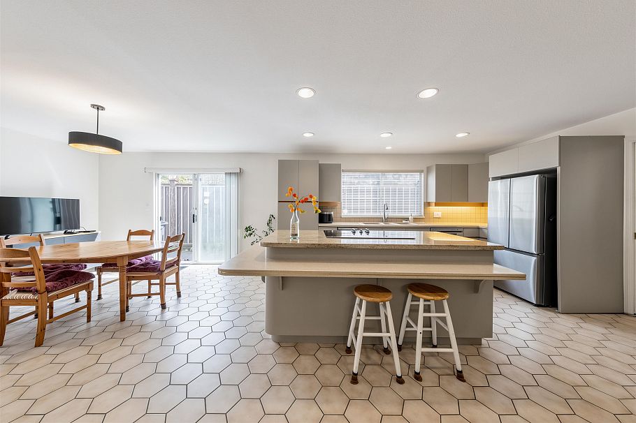 1363 W 48th Avenue Vancouver, BC - 32