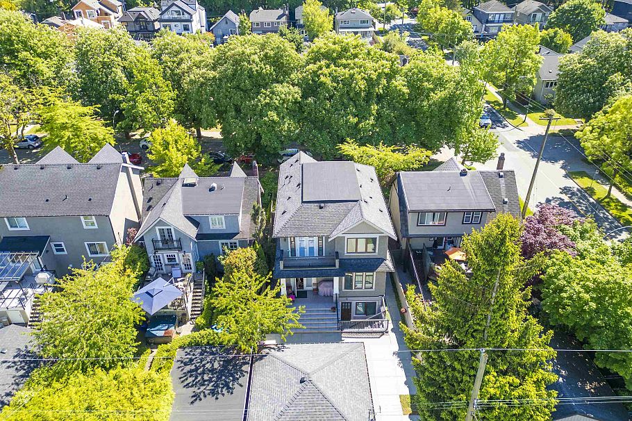 3285 W 12th Avenue Vancouver, BC - 18