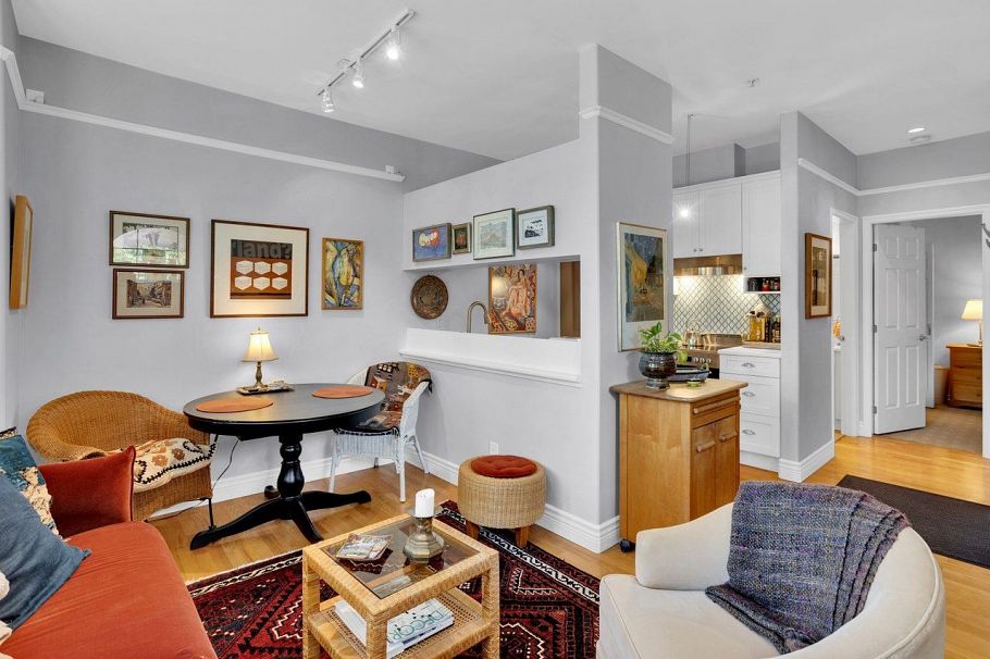 980 W 16th Avenue Vancouver, BC - 3