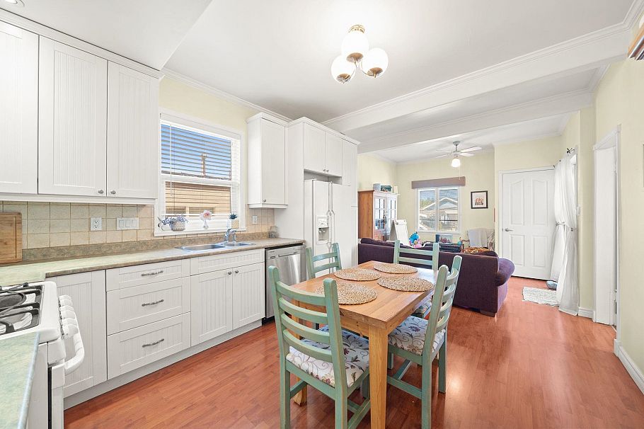 5743 St. Margarets Street Vancouver, BC - 11