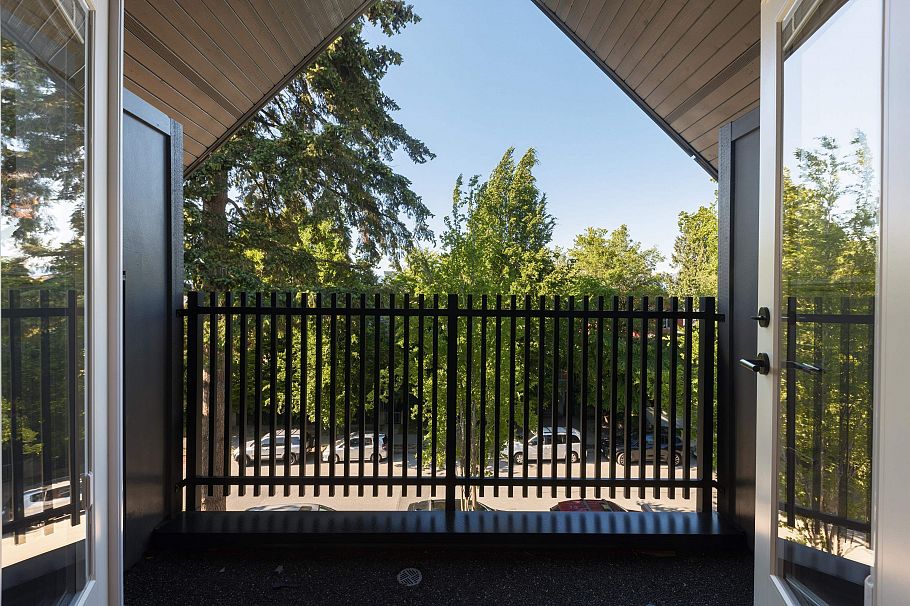 1 258 E 19 Avenue Vancouver, BC - 32