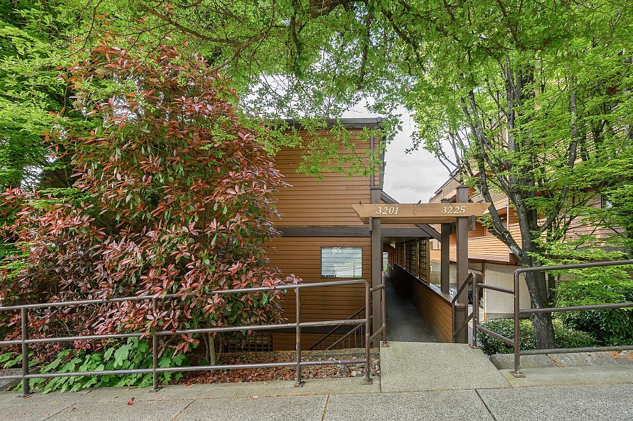 3201 Lonsdale Avenue North Vancouver, BC - 33