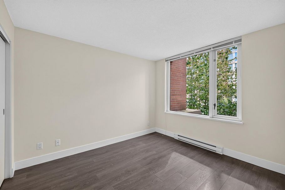 410 1088 Richards Street Vancouver, BC - 17