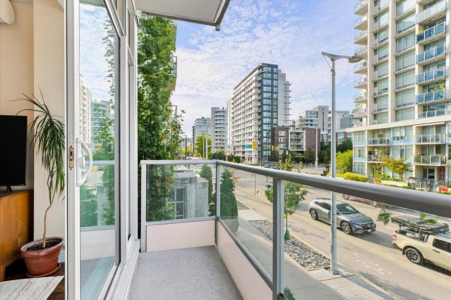 210 108 E 1st Avenue Vancouver, BC - 9