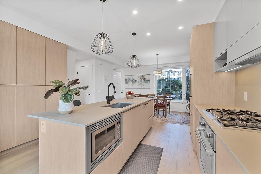 11 528 E 2nd Street North Vancouver, BC - 9
