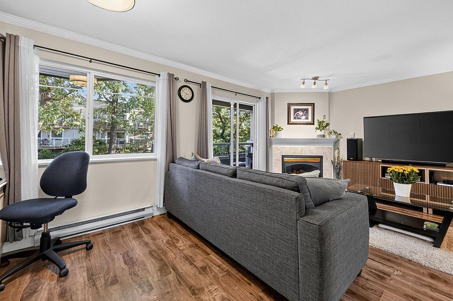 7 828 W 16th Street North Vancouver, BC - 4