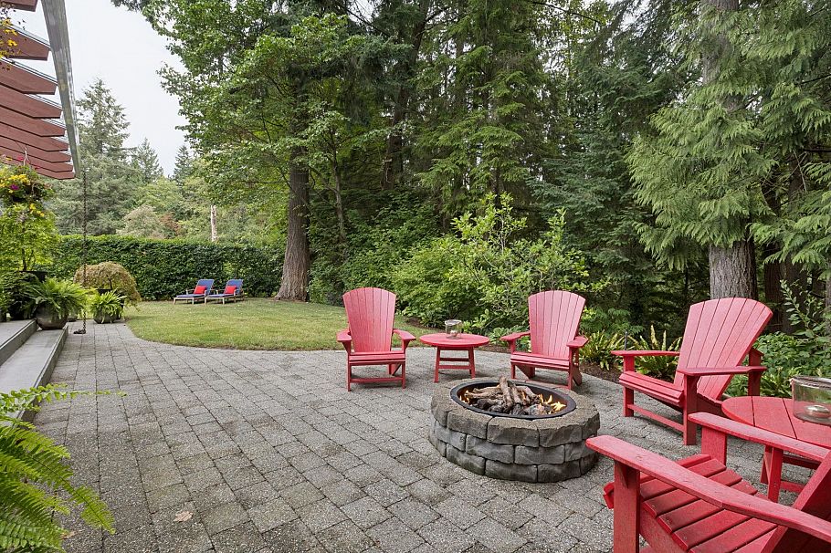 4176 Virginia Crescent North Vancouver, BC - 36