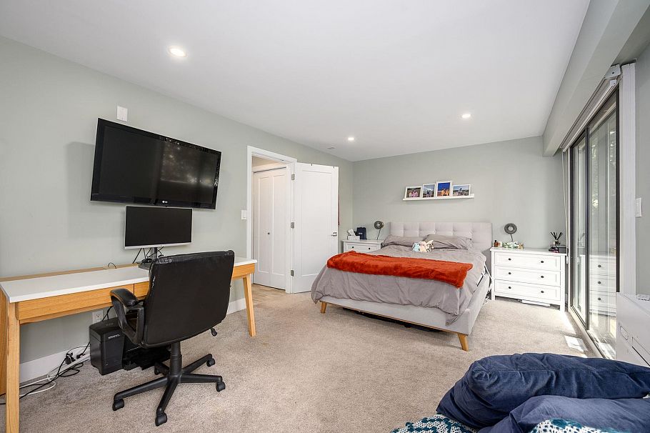 3201 Lonsdale Avenue North Vancouver, BC - 23