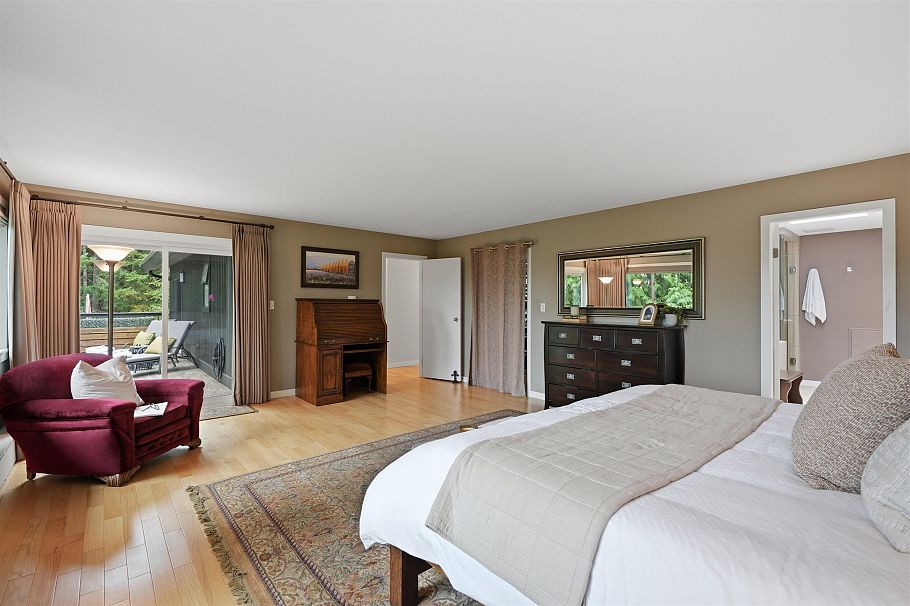 2261 Hill Drive North Vancouver, BC - 20