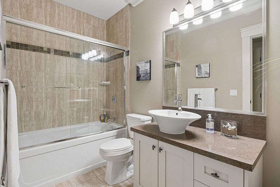 4176 Virginia Crescent North Vancouver, BC - 32