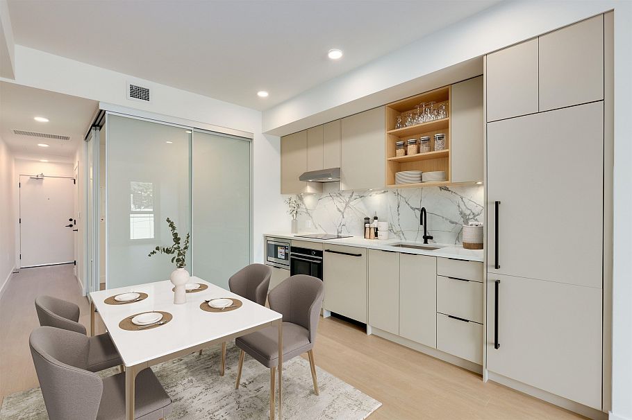 663 422 E 3rd Street North Vancouver, BC - 1