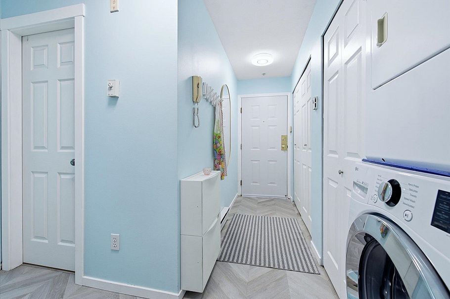 102 788 E 8th Avenue Vancouver, BC - 17