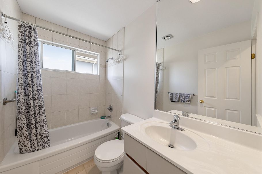 1363 W 48th Avenue Vancouver, BC - 25
