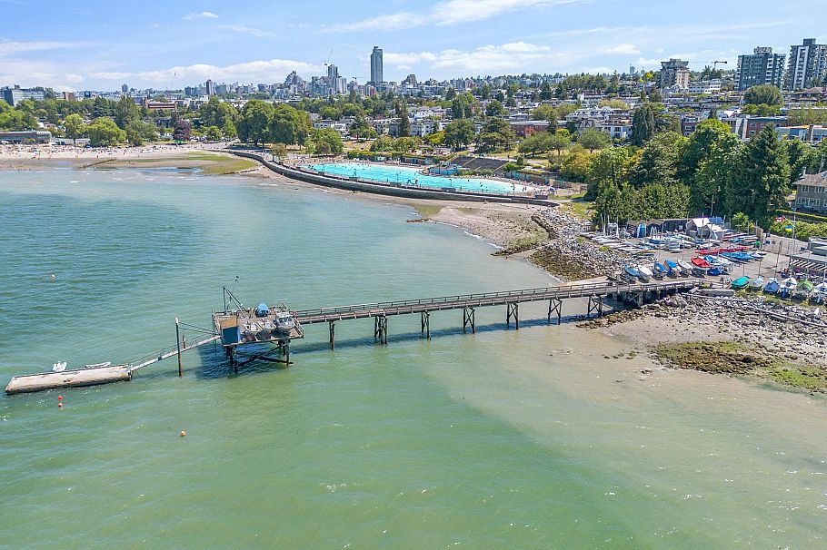 303 2469 Cornwall Avenue Vancouver, BC - 22