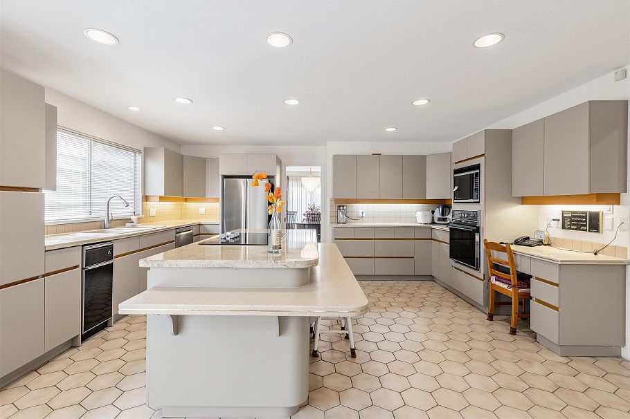 1363 W 48th Avenue Vancouver, BC - 10