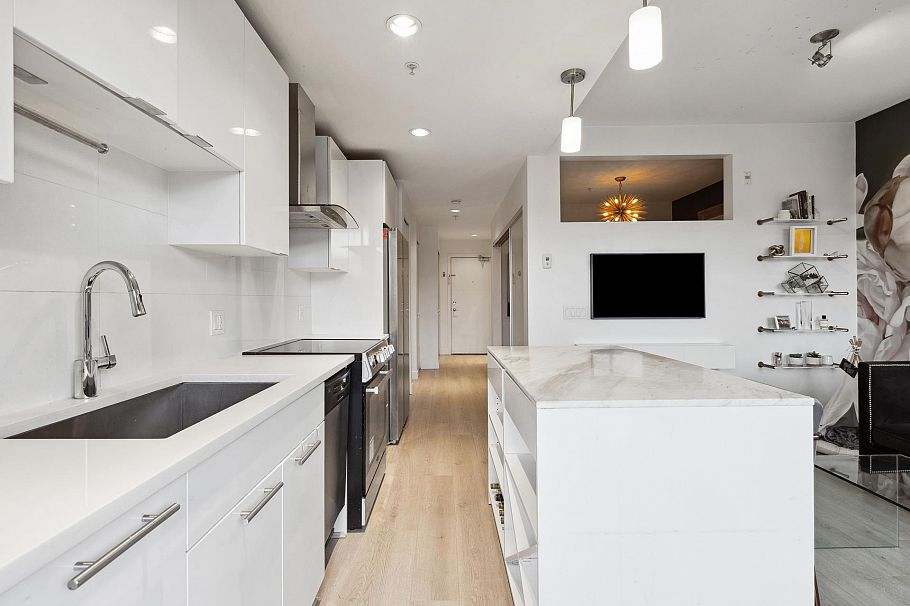 513 733 W 3rd Street North Vancouver, BC - 10