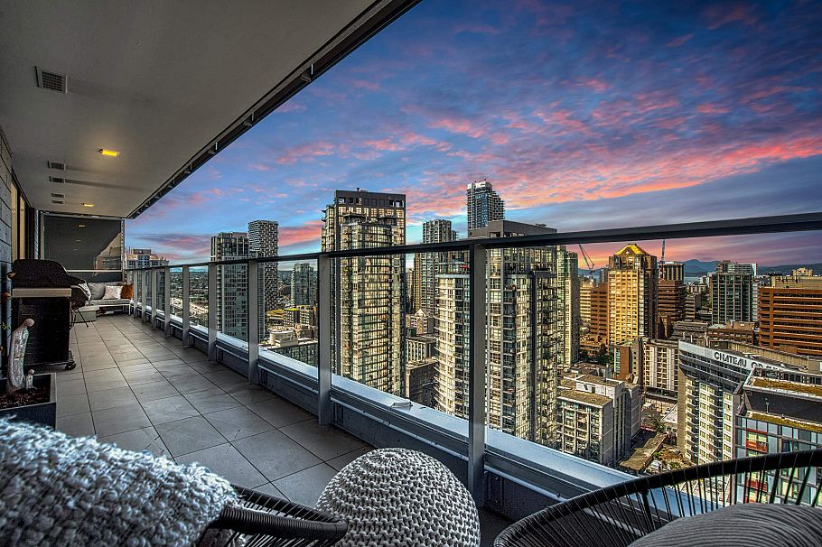 2607 1111 Richards Street Vancouver, BC - 1
