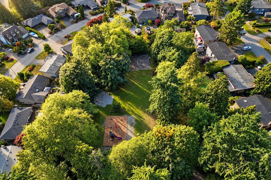 3373 Huntleigh Court North Vancouver, BC - 39