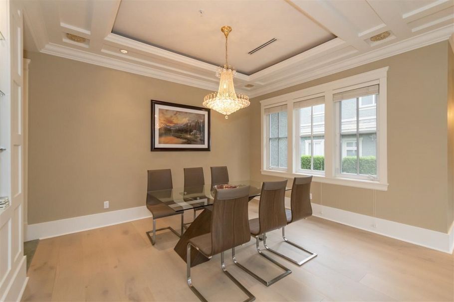 1121 W 39th Avenue Vancouver, BC - 5