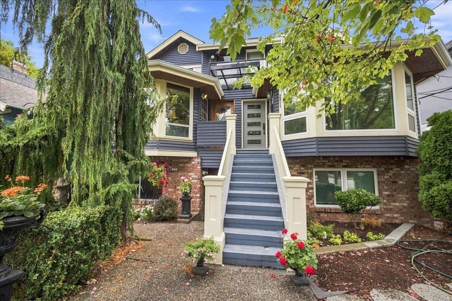 2813 W 3rd Avenue Vancouver, BC - 1