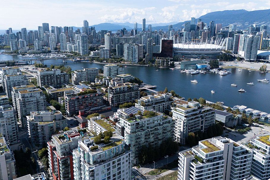 1009 1688 Pullman Porter Street Vancouver, BC - 1
