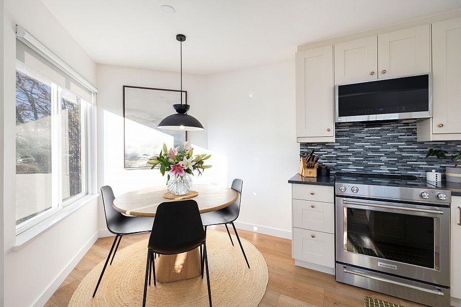416 St. Georges Avenue North Vancouver, BC - 9