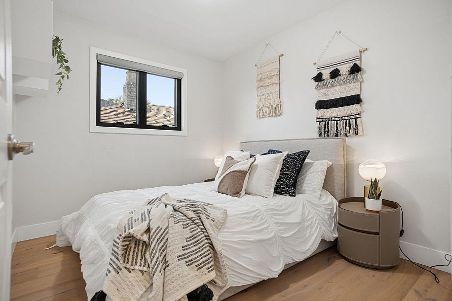 76 E 46th Avenue Vancouver, BC - 18