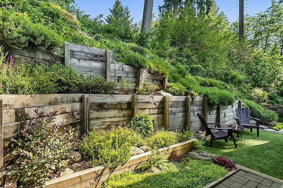 1074 Kilmer Road North Vancouver, BC - 29