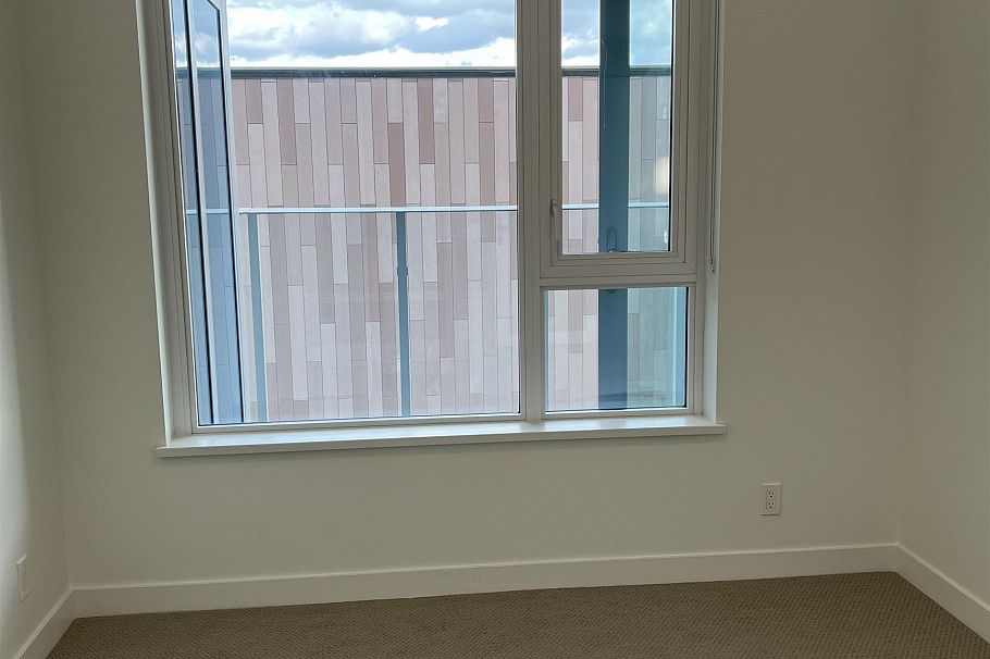 502 1471 Hunter Street North Vancouver, BC - 11