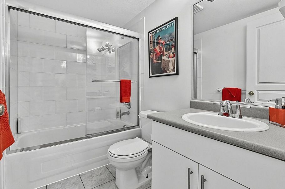 1074 Kilmer Road North Vancouver, BC - 35